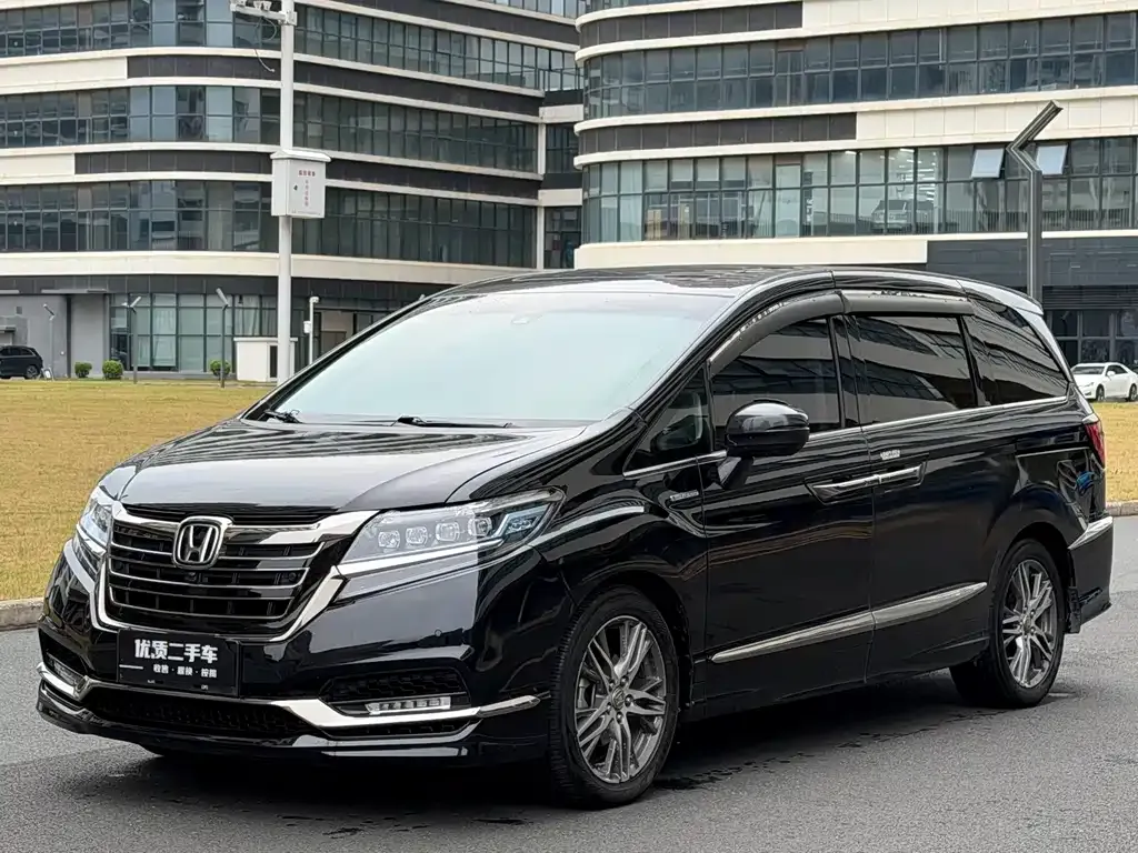 Honda Elysion — фото 1