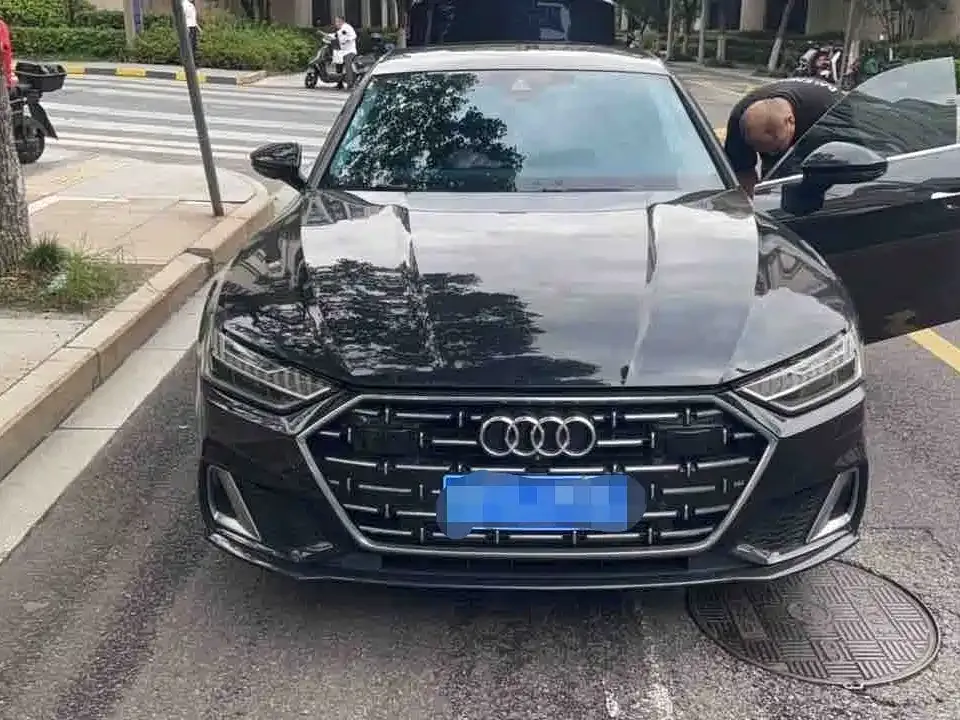 Audi A7L — фото 9