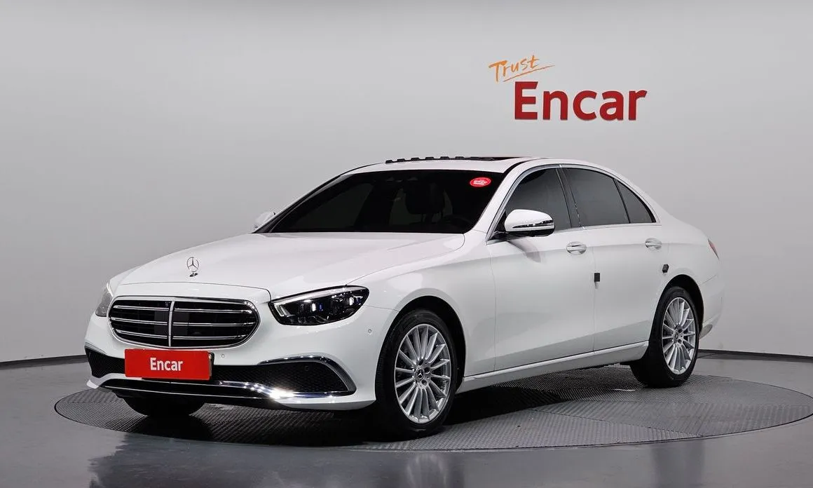Mercedes-Benz E-Class — фото 1