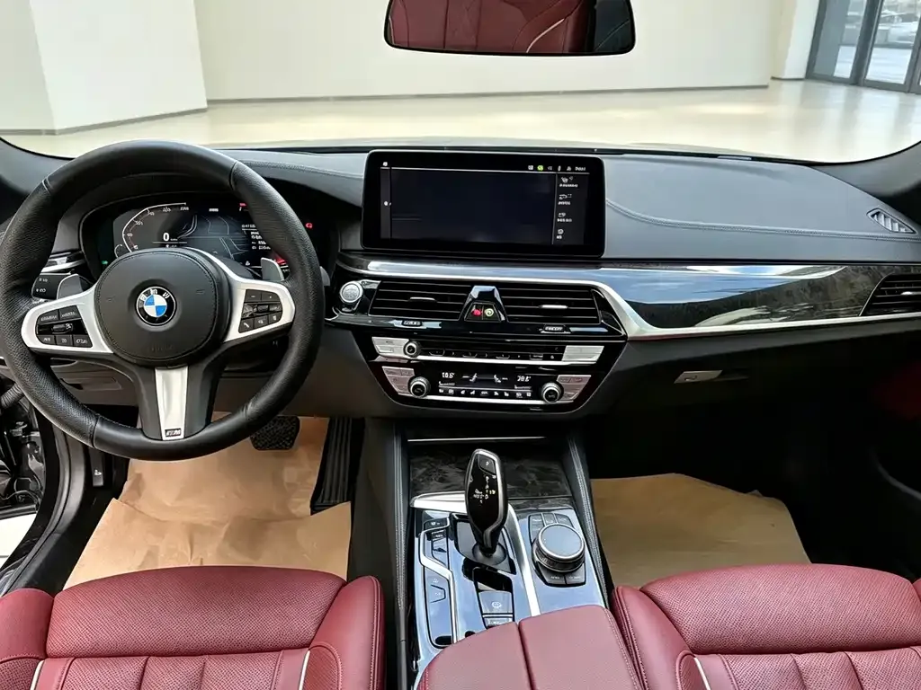 BMW 5 Series — фото 9