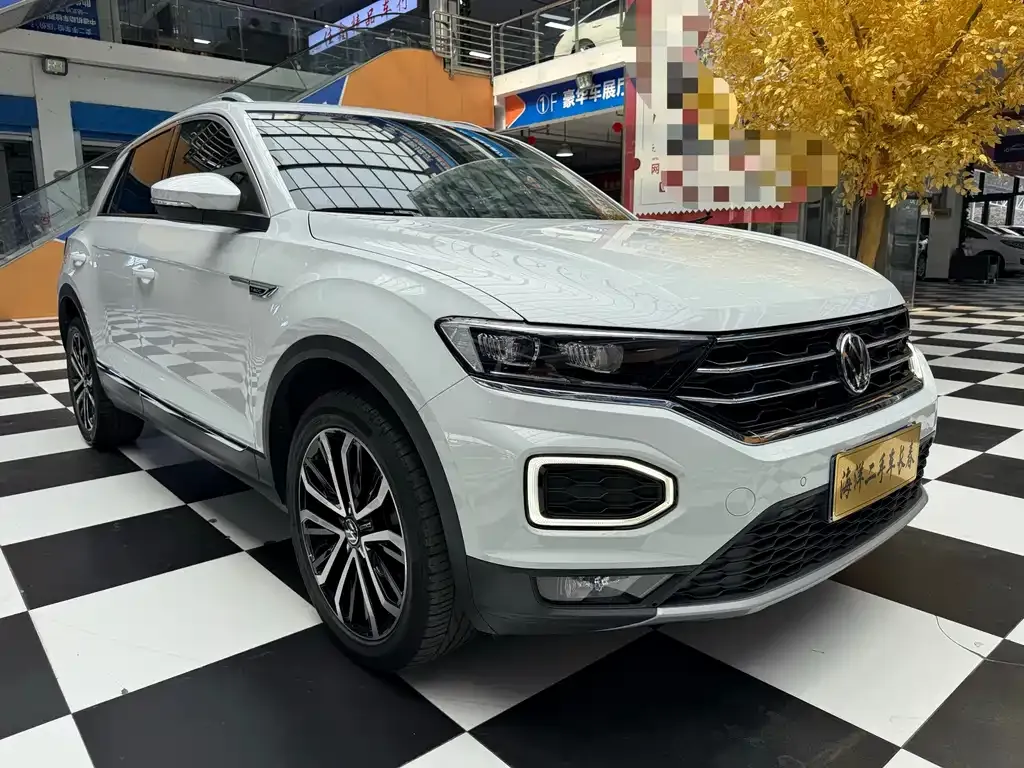 Volkswagen T-Roc — фото 6