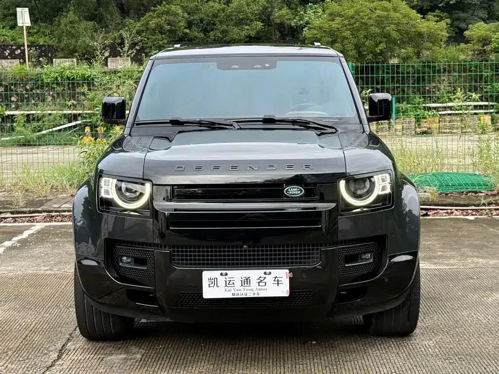 Land Rover Defender — фото 1