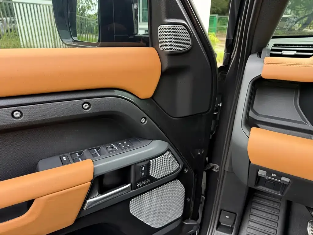 Land Rover Defender — фото 5