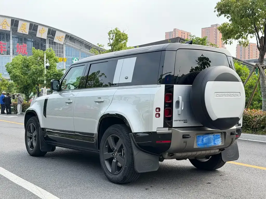 Land Rover Defender — фото 8
