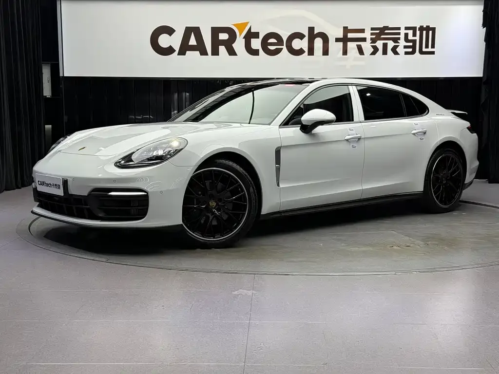 Porsche Panamera — фото 1
