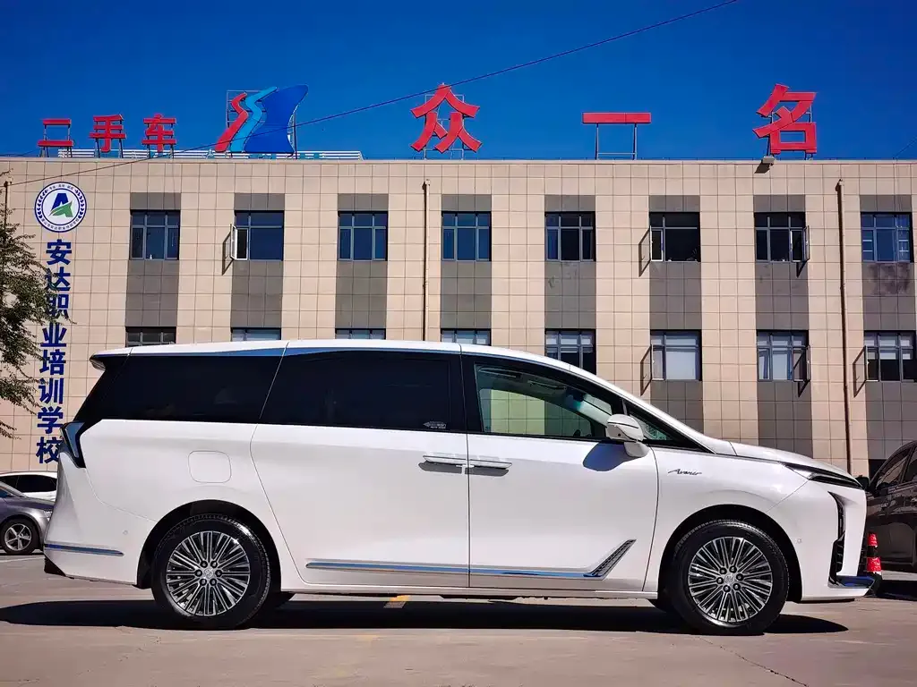 Buick GL8 Hybrid — фото 8