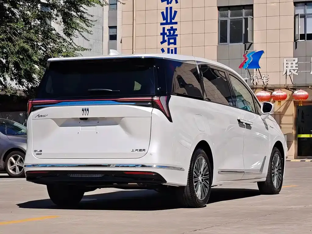 Buick GL8 Hybrid — фото 10