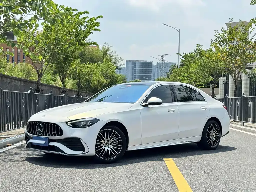 Mercedes-Benz C-Class — фото 1