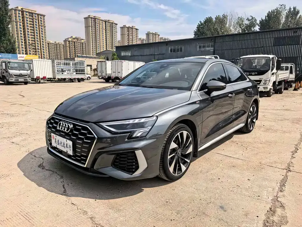 Audi A3 — фото 1