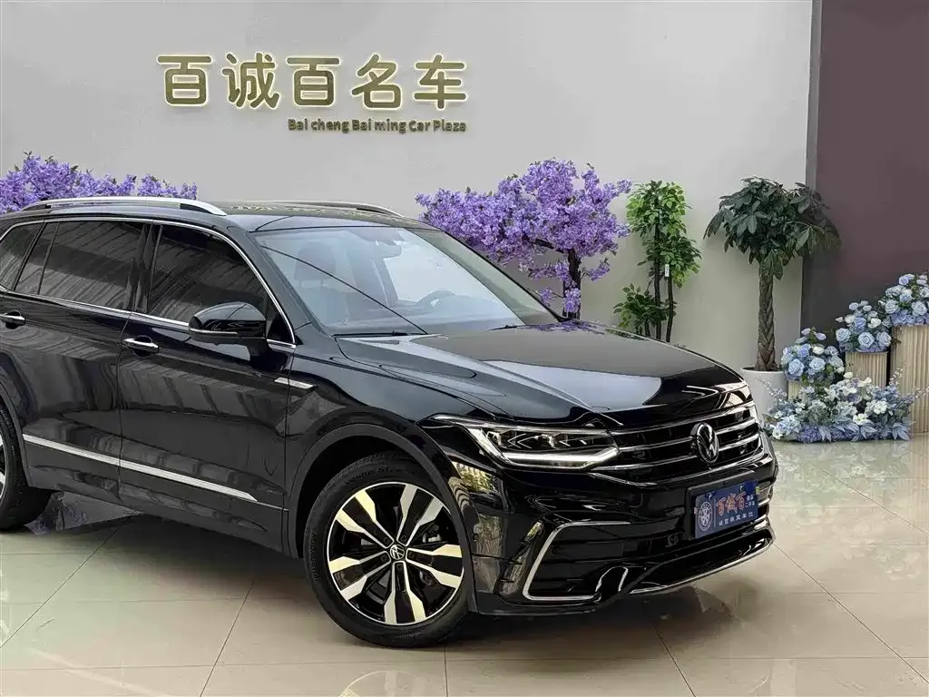 Volkswagen Tiguan L — фото 8