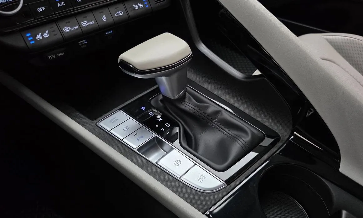 Hyundai AVANTE — фото 6