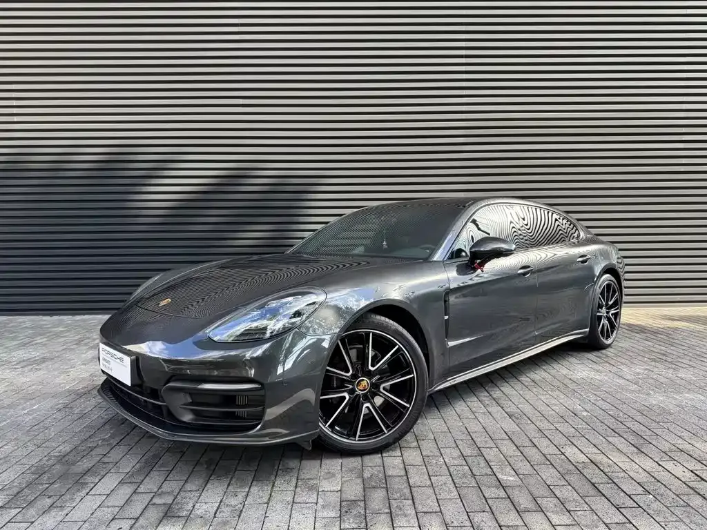 Porsche Panamera — фото 1
