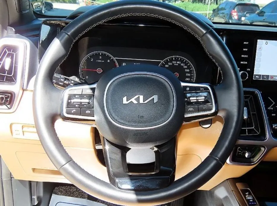 Kia Sorento — фото 9