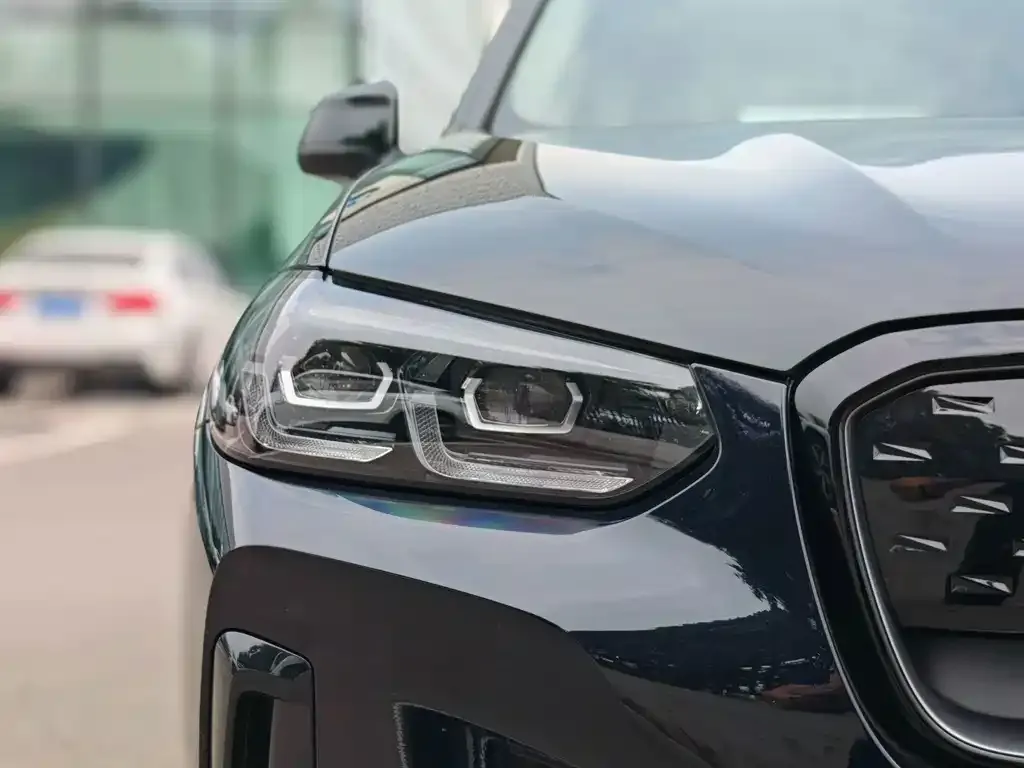 BMW iX3 — фото 5