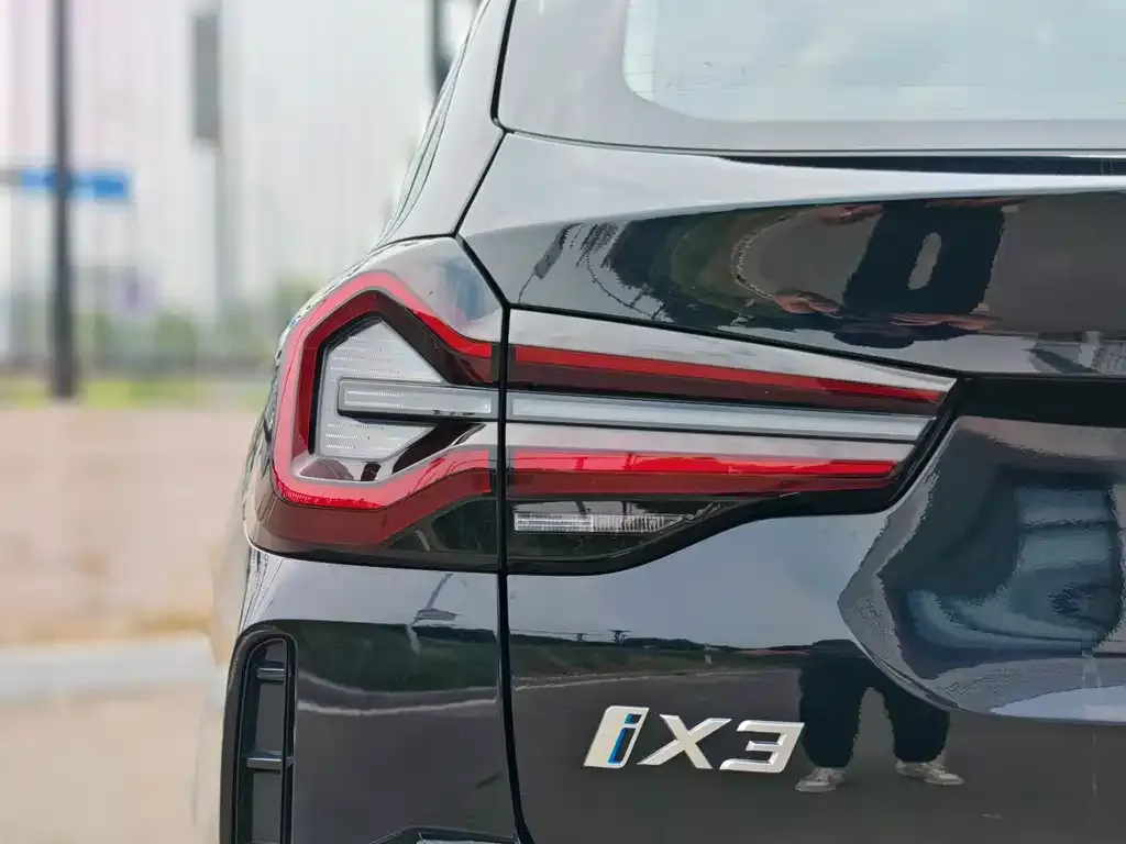 BMW iX3 — фото 2