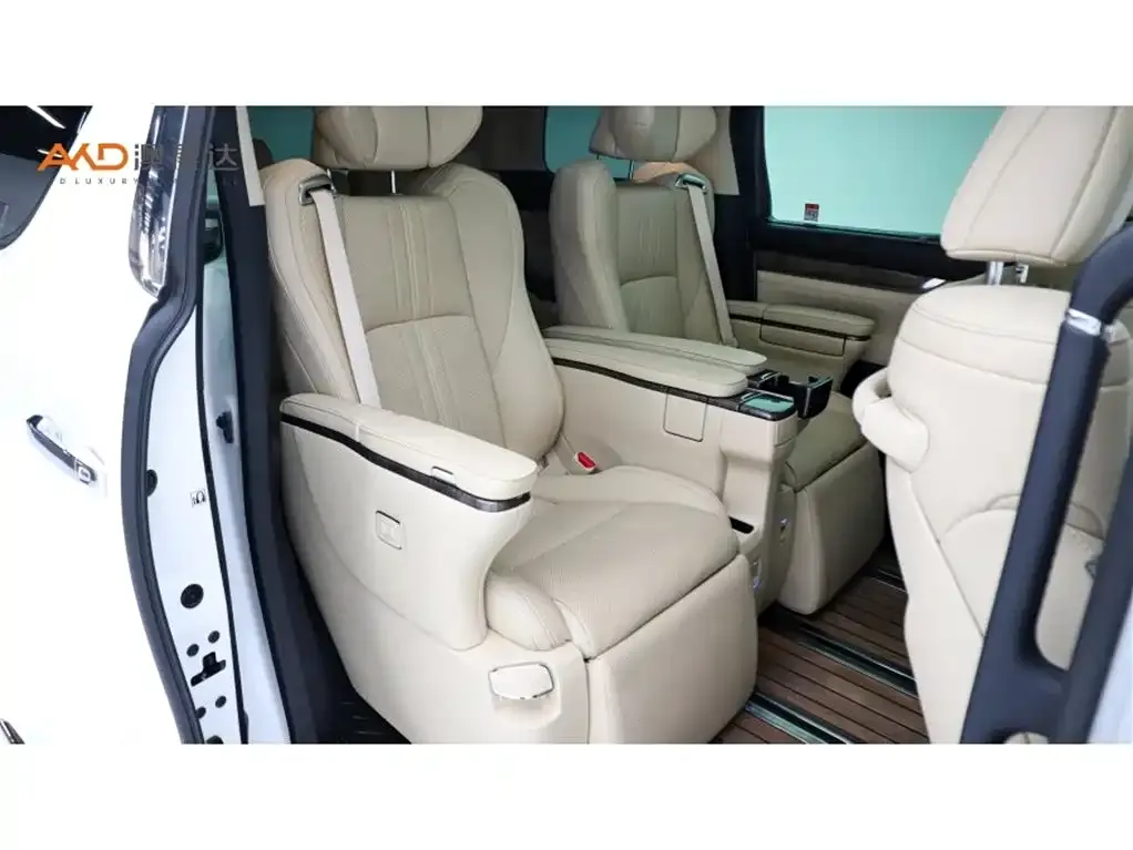 Toyota Vellfire — фото 4
