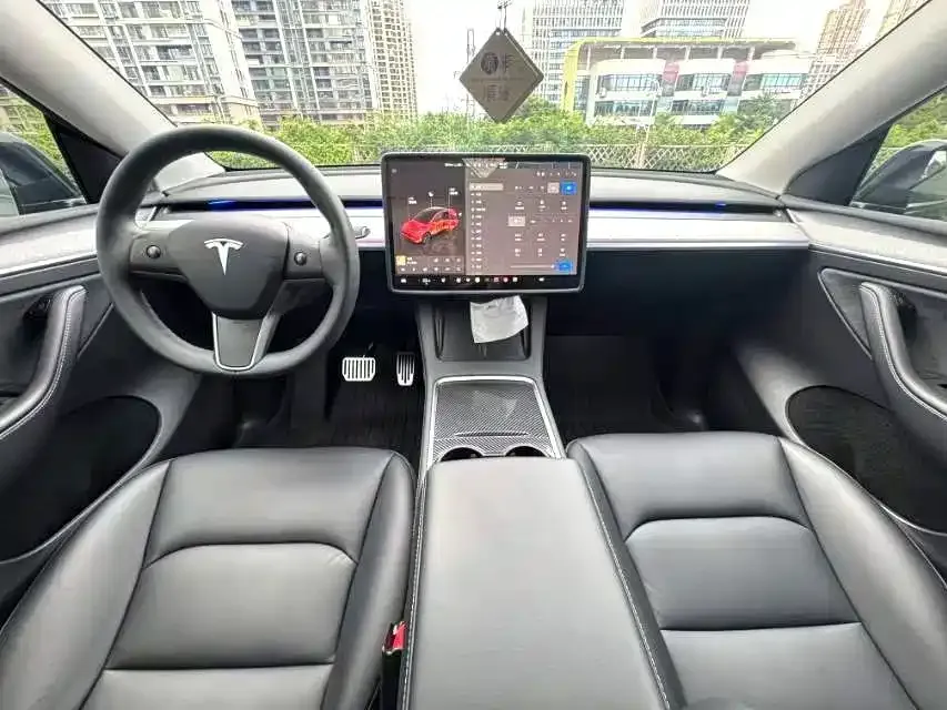 Tesla Model Y — фото 4