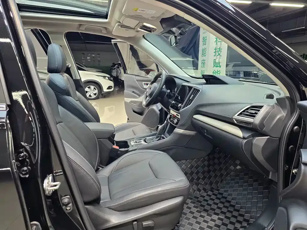 Subaru Forester — фото 10