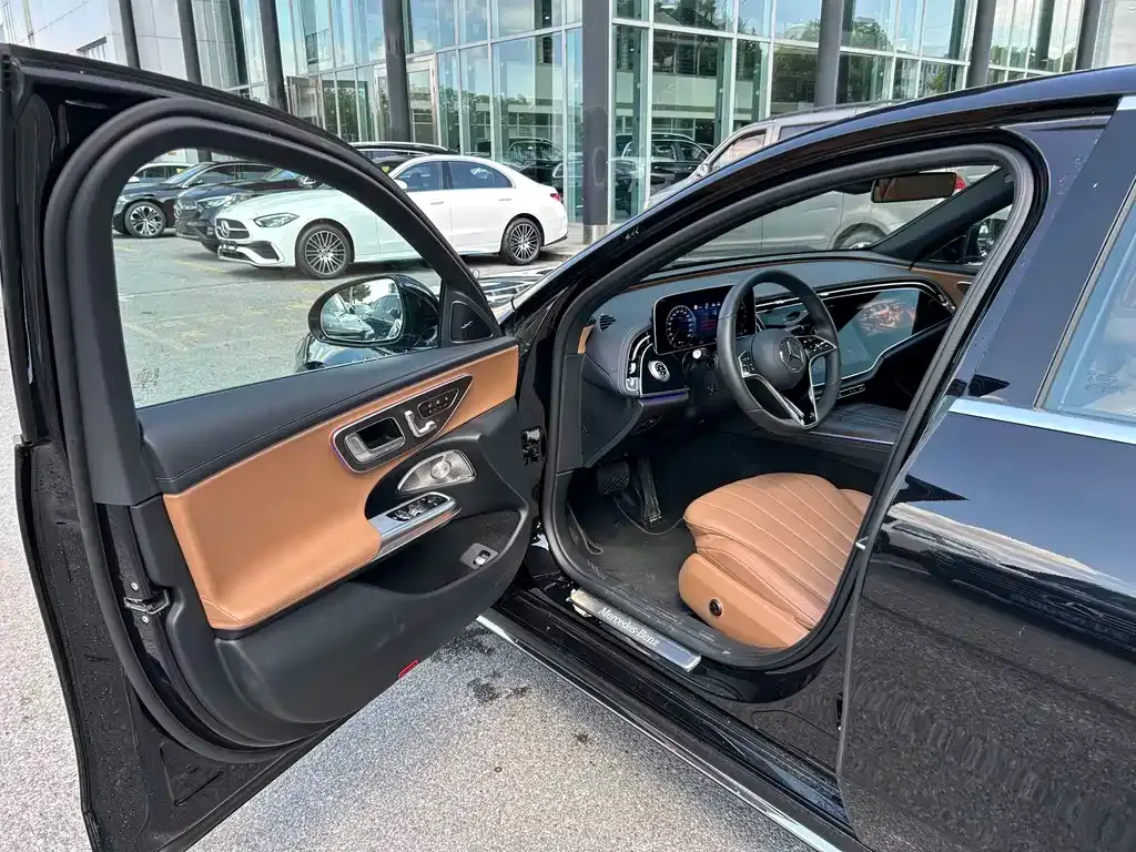 Mercedes-Benz E-Class — фото 10