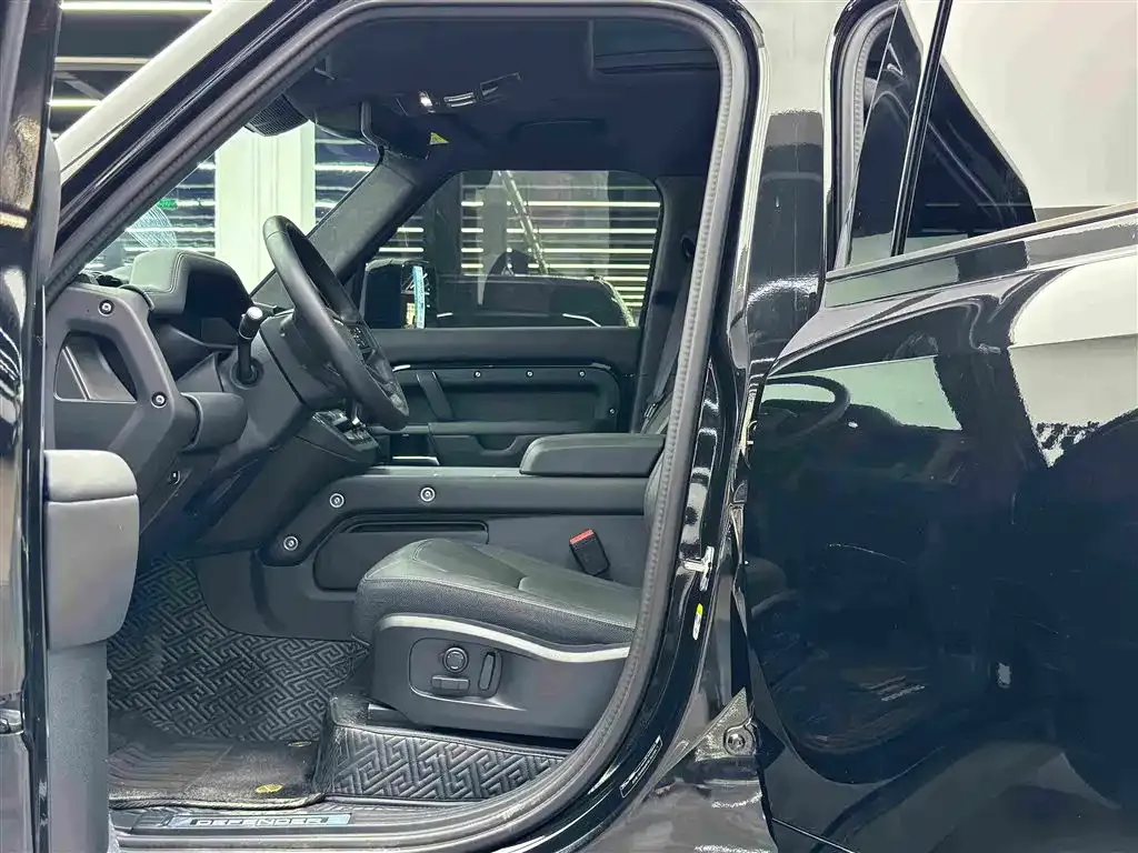 Land Rover Defender — фото 10