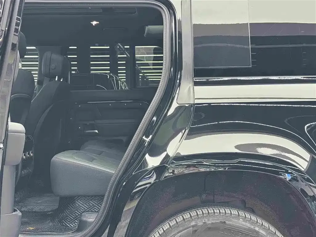 Land Rover Defender — фото 8