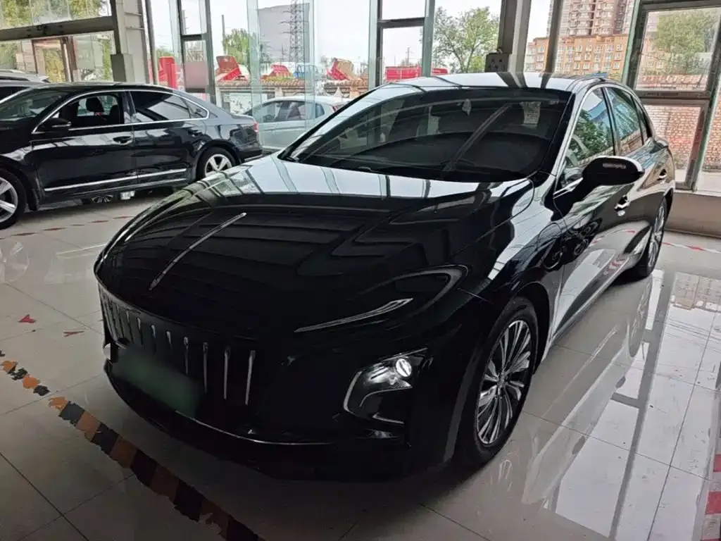 Hongqi E-QM5 — фото 1