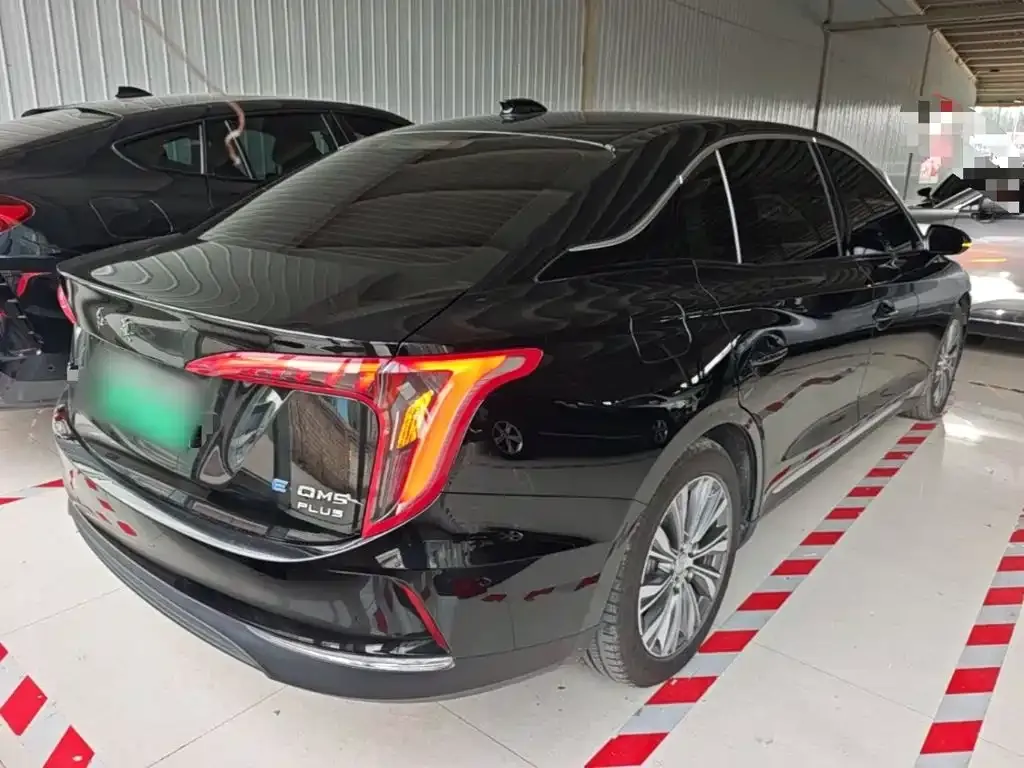 Hongqi E-QM5 — фото 6