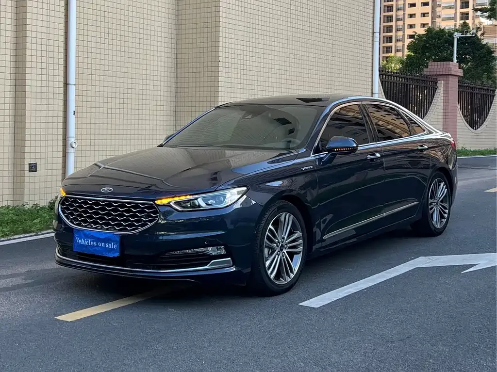 Ford Taurus — фото 1