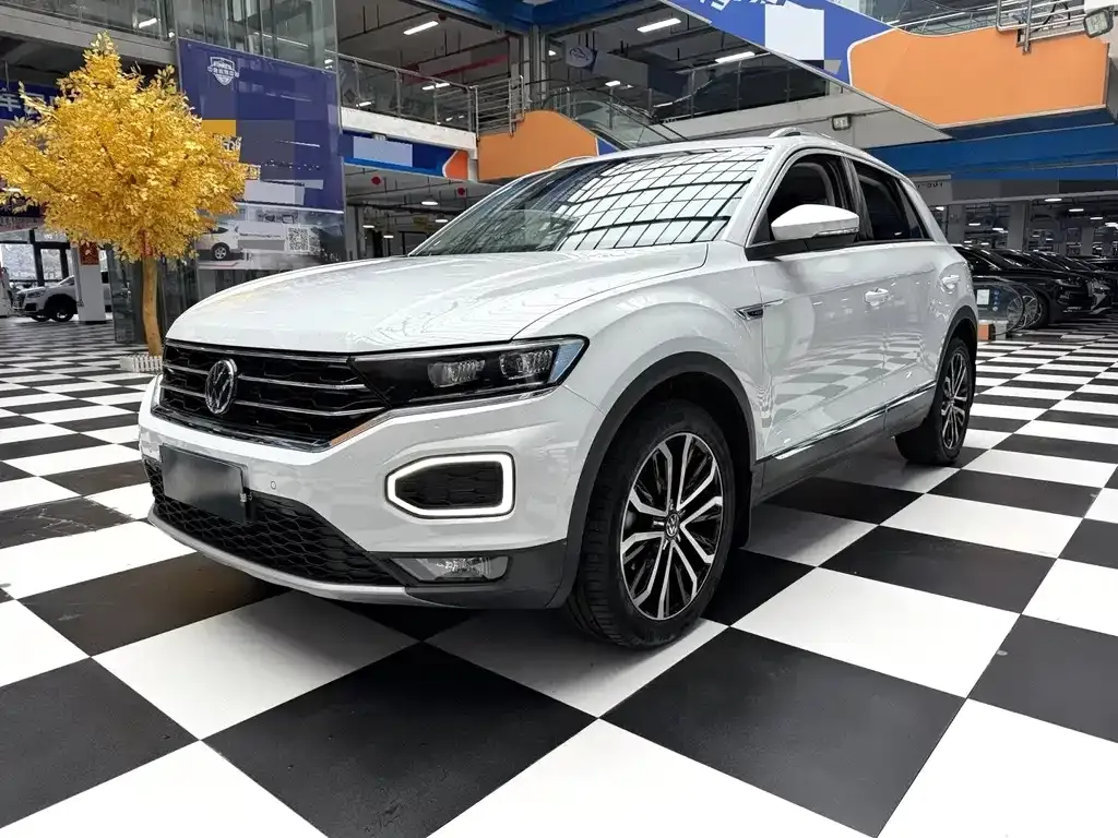 Volkswagen T-Roc — фото 1