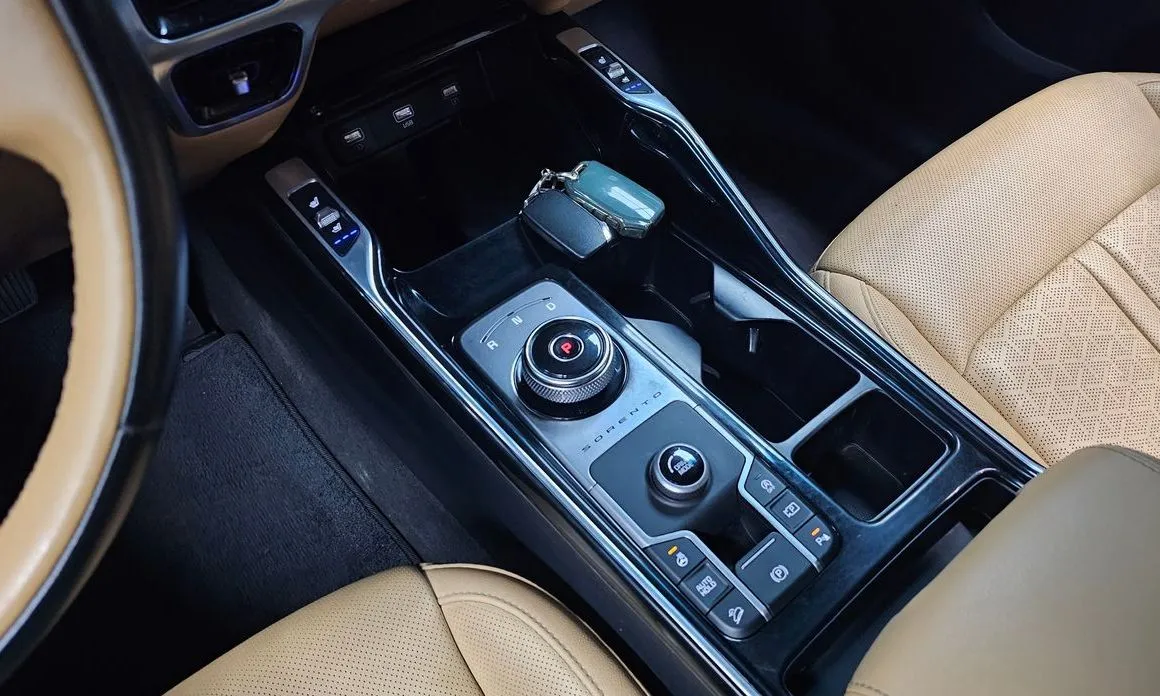 Kia Sorento — фото 4