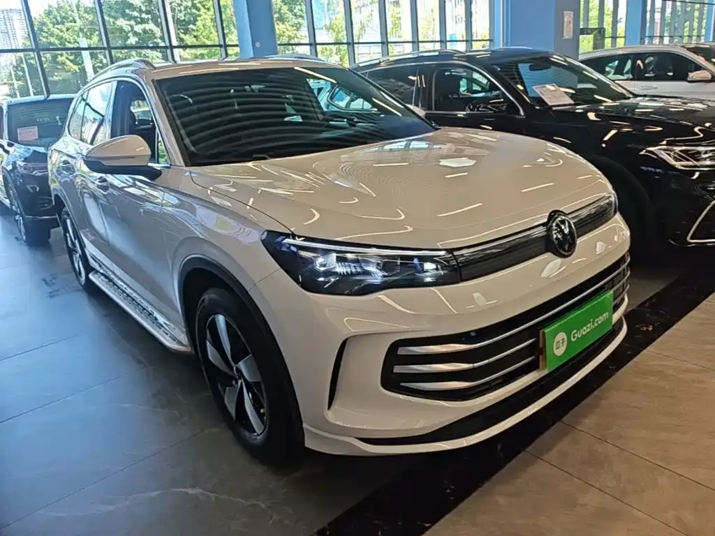 Volkswagen Tiguan L — фото 3