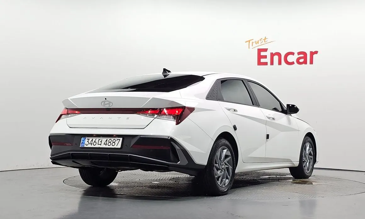 Hyundai AVANTE — фото 4