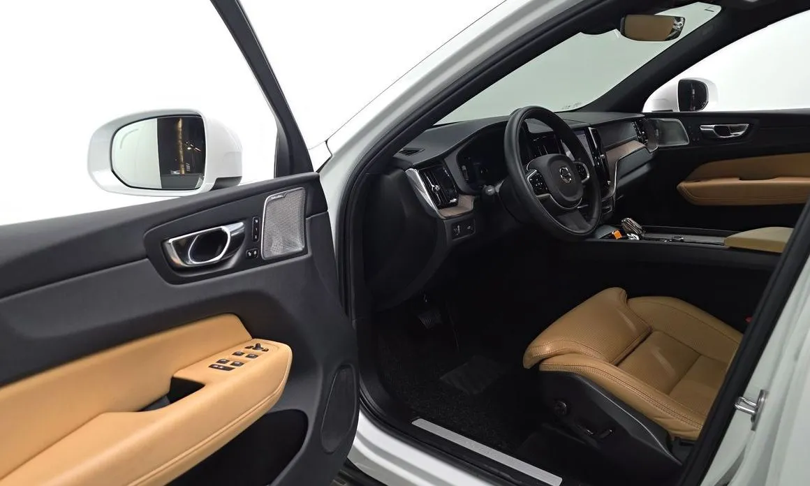 Volvo XC60 — фото 4