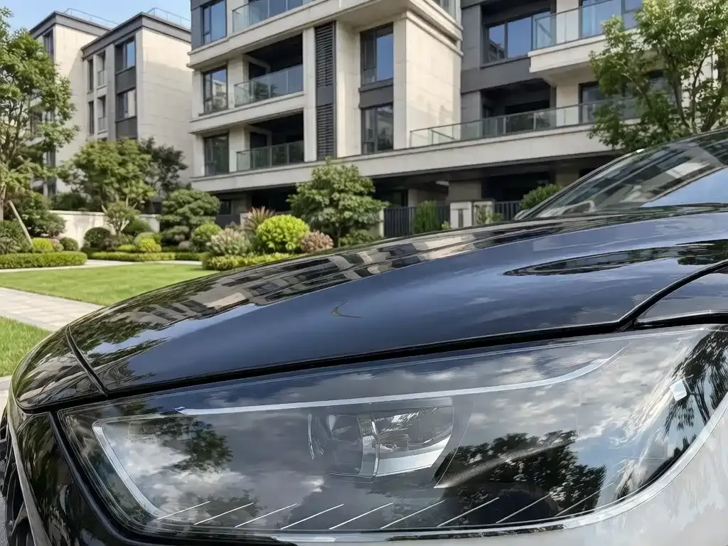 Tesla Model X — фото 9