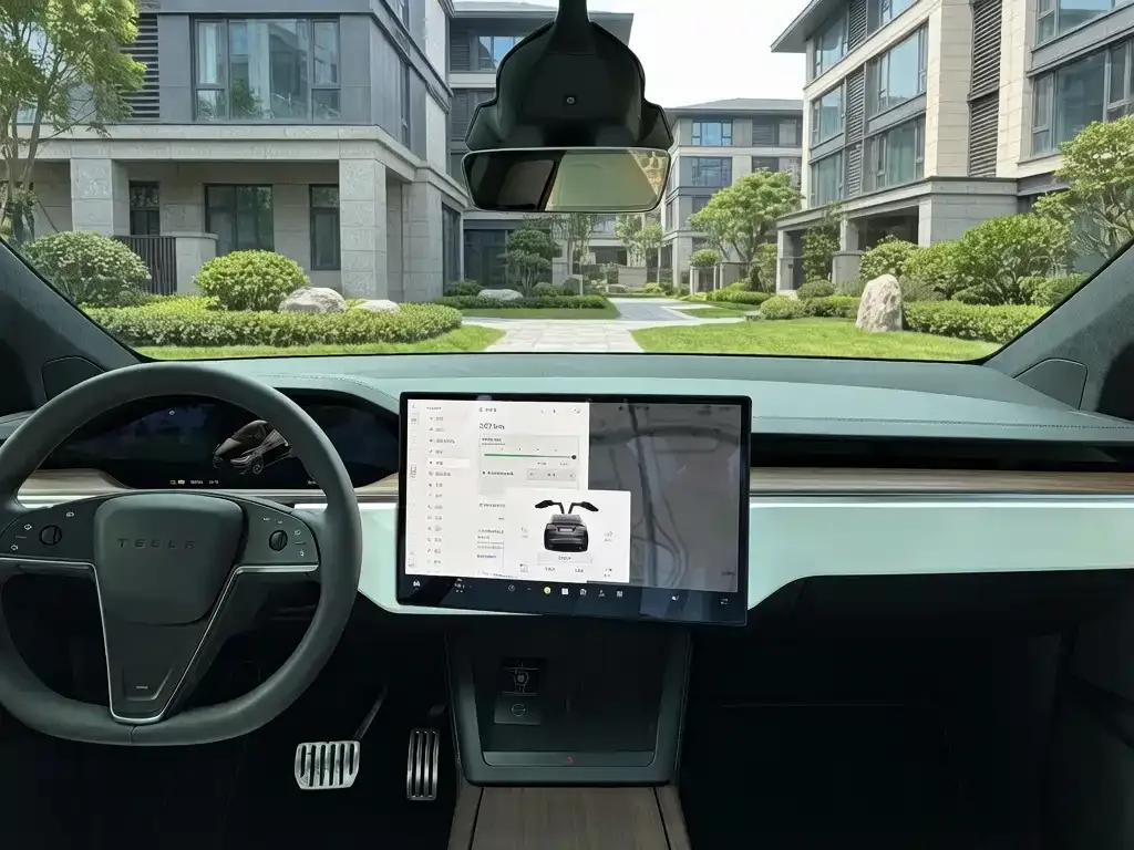 Tesla Model X — фото 7