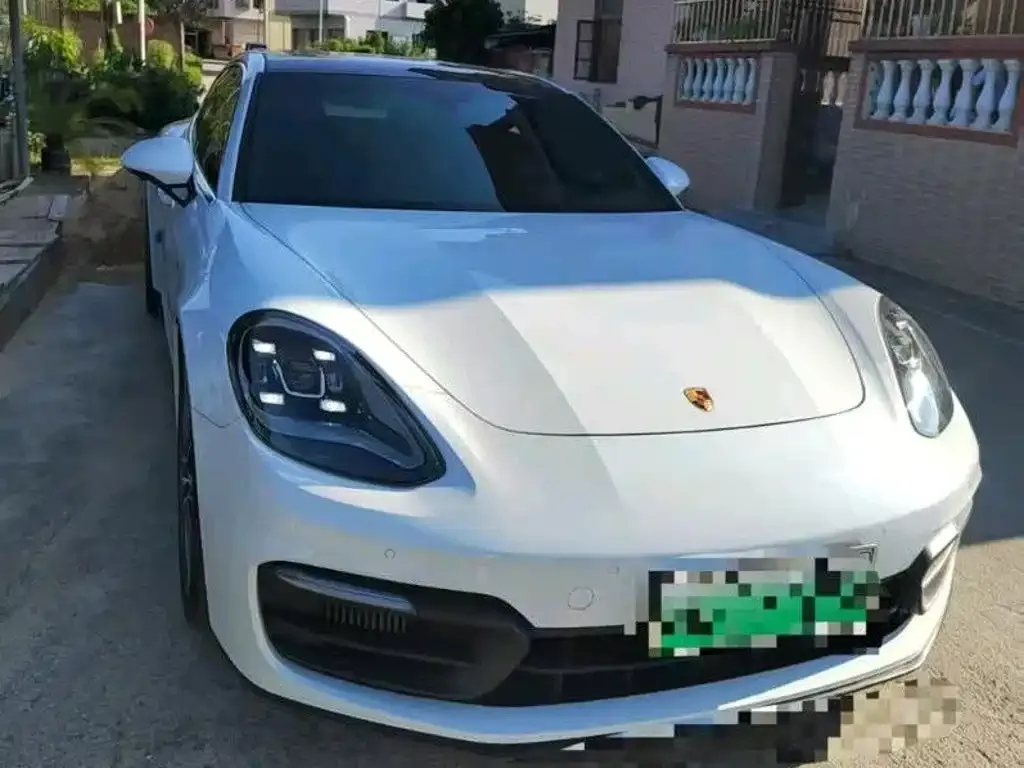 Porsche Panamera Hybrid — фото 1