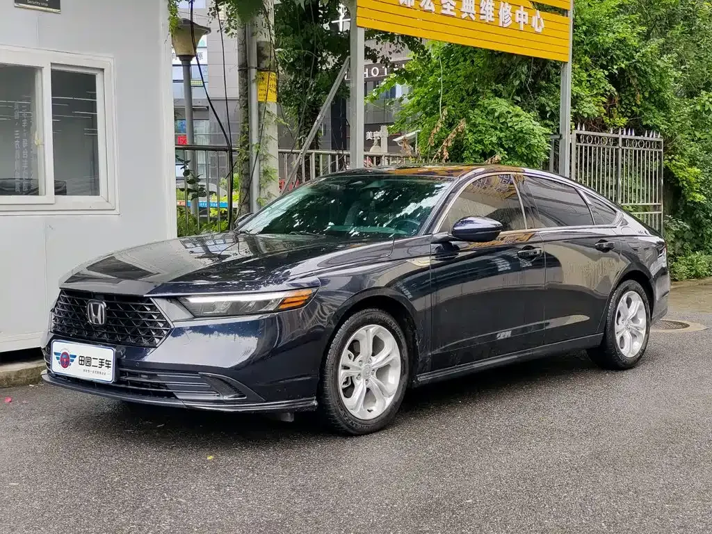 Honda Accord — фото 1
