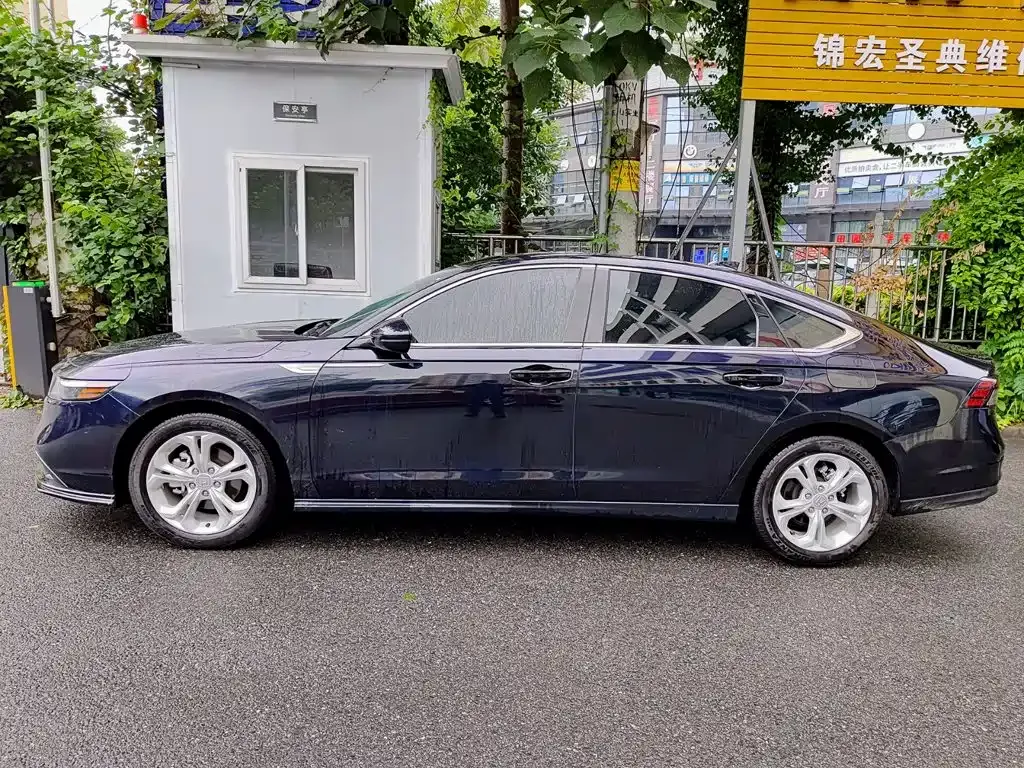 Honda Accord — фото 8