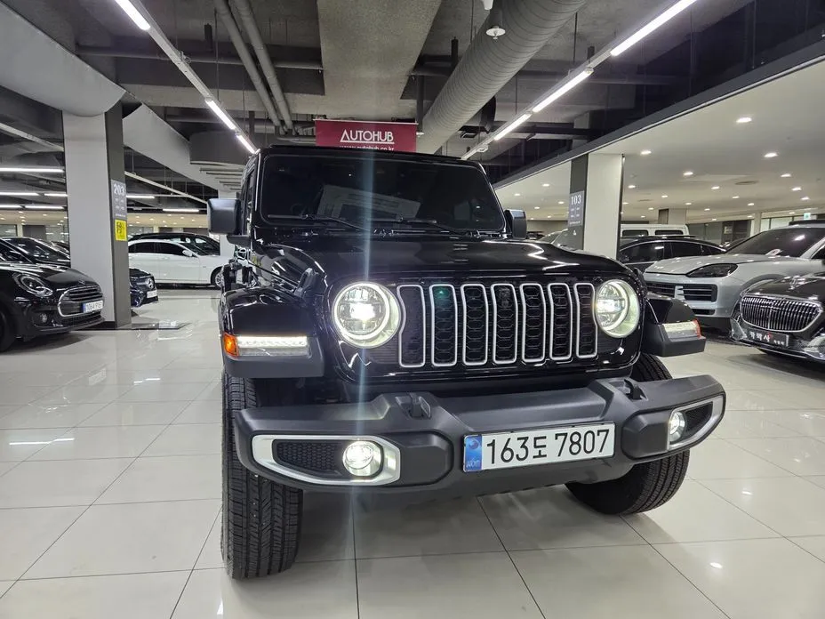 Jeep Wrangler — фото 1