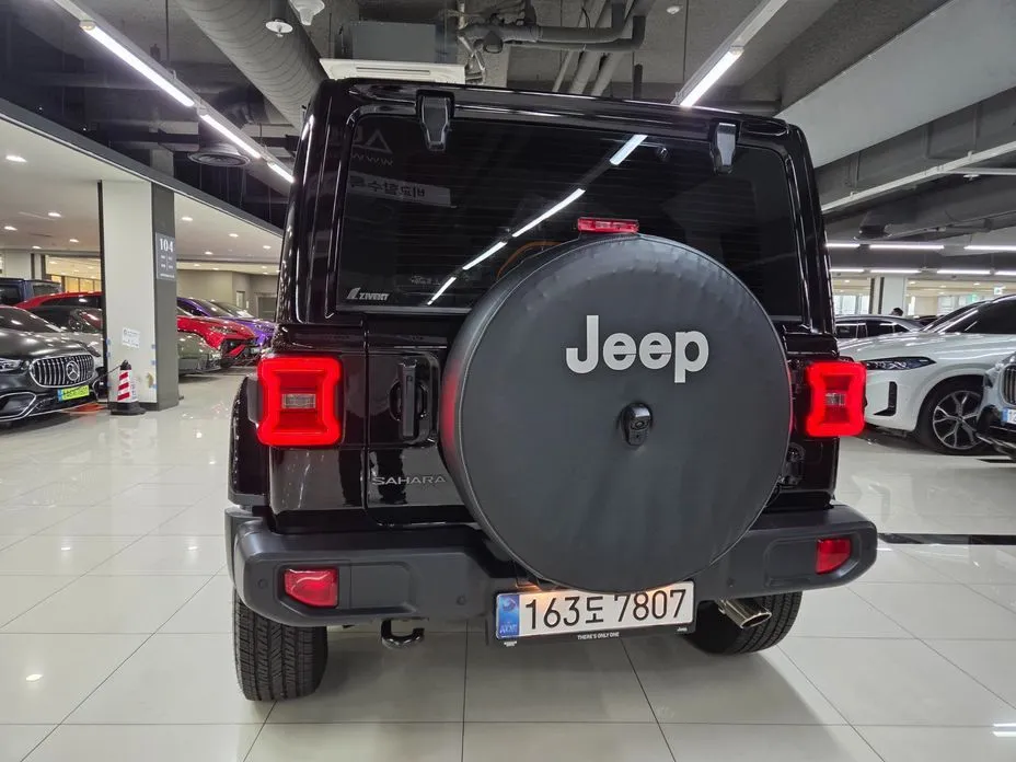 Jeep Wrangler — фото 9
