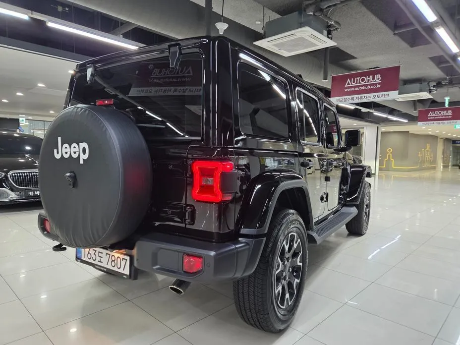 Jeep Wrangler — фото 7
