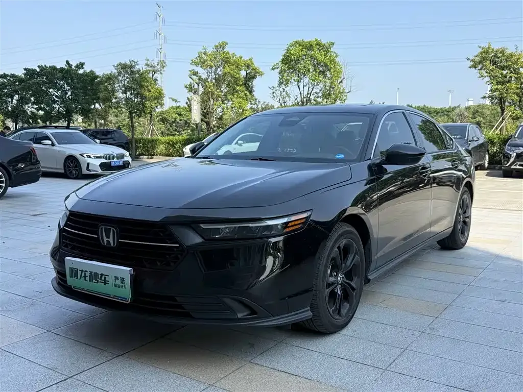 Honda Accord — фото 1