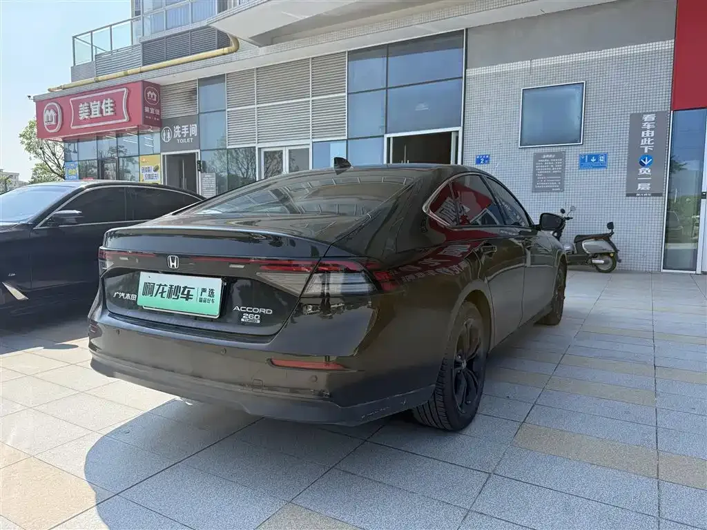Honda Accord — фото 9