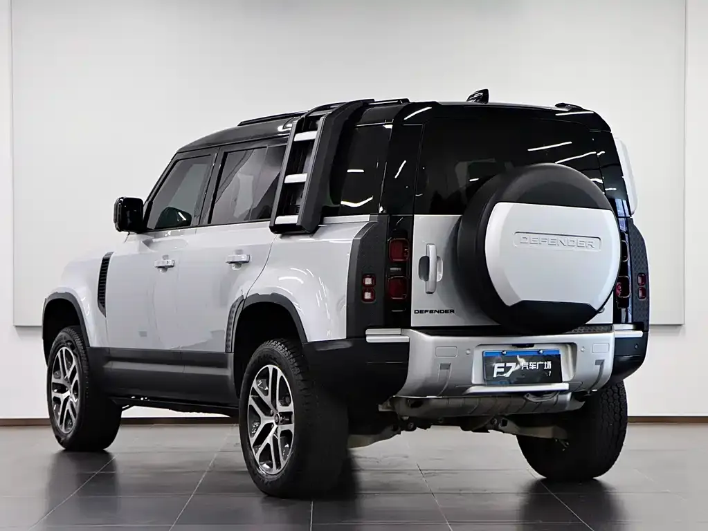 Land Rover Defender — фото 7
