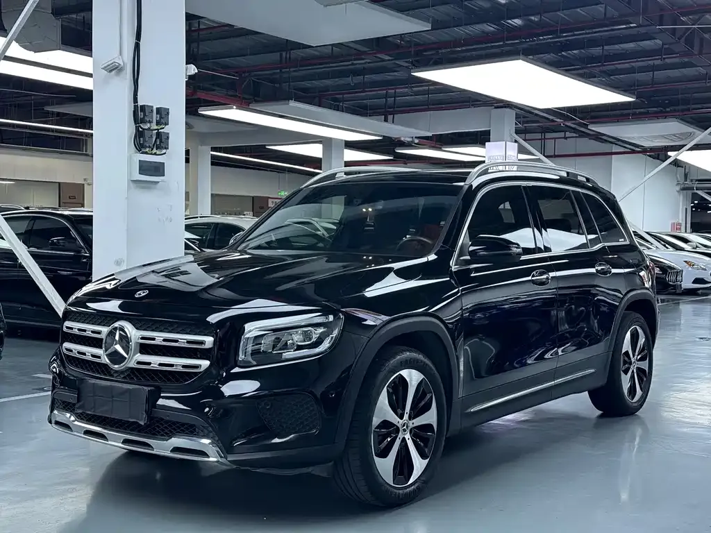 Mercedes-Benz GLB — фото 1