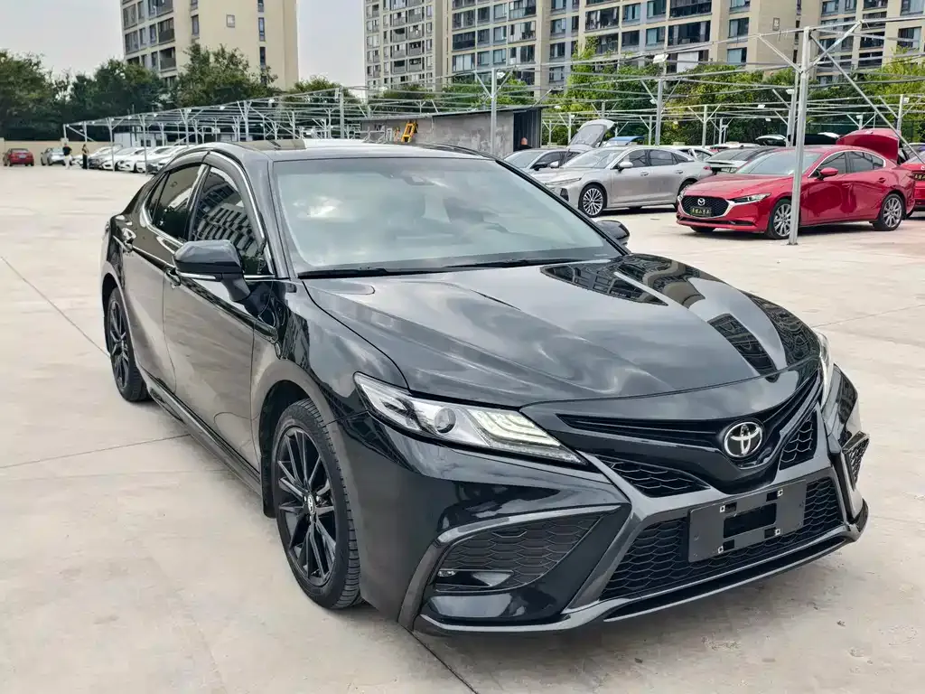 Toyota Camry — фото 9