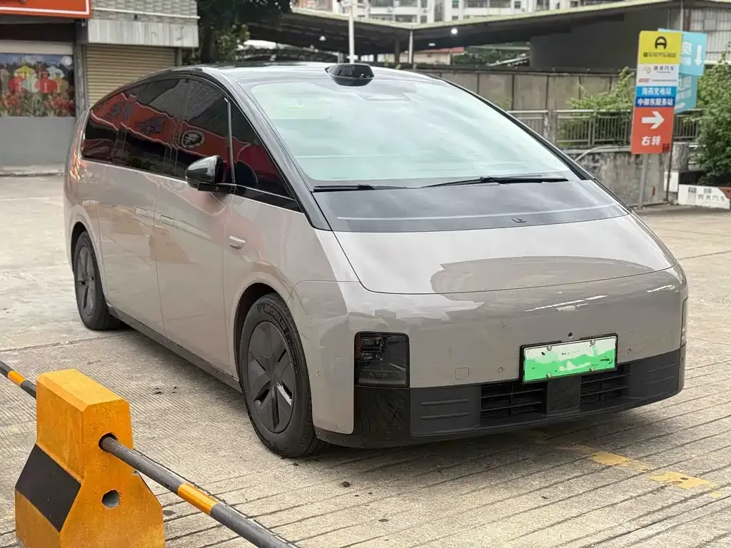 Li Auto MEGA — фото 2