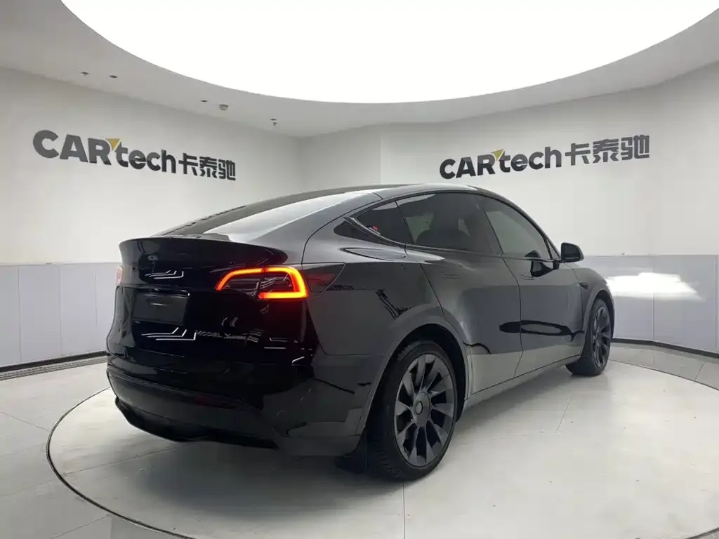 Tesla Model Y — фото 4