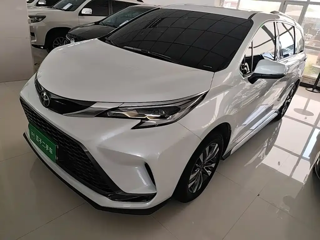 Toyota Granvia — фото 6