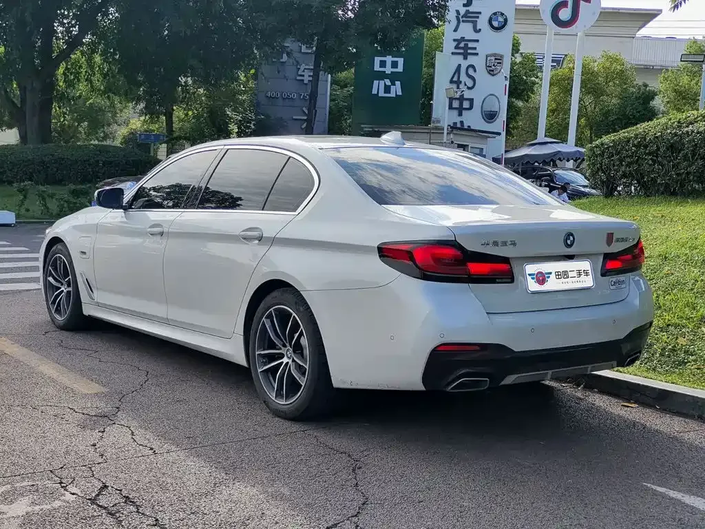 BMW 5 Series New Energy — фото 5